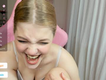 girl
        maya_blonde18 cam image #5625250