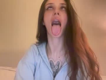 girl
        ariacutiee cam image #1537326
