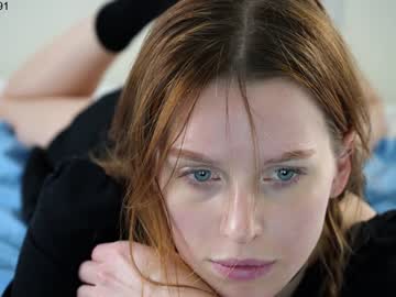girl
        ellaa91 cam image #801763