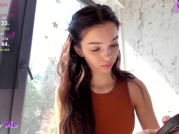 girl
        sassyt33n cam image #3944073