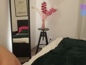 girl
        miarouxie cam image #6922036