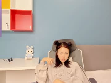 girl
        little_yena cam image #3524349