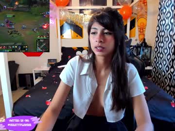 girl
        violetttflowers cam image #1060371