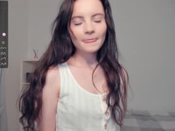 girl
        hello_mysun cam image #2610245