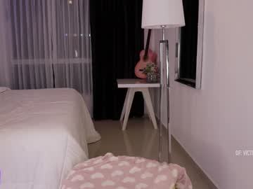 girl
        amelie_bunny_real cam image #4372297
