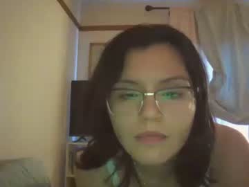 girl
        stephanie7770 cam image #4271027