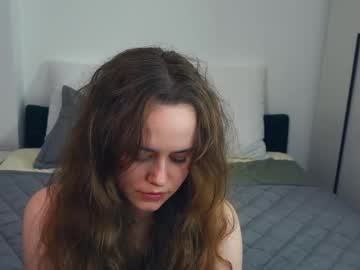 girl
        kendraedger cam image #7024417