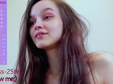 girl
        skinny_ruu cam image #1369139