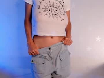 girl
        elliehunt cam image #2148769