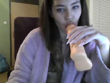 couple
        kyliearcher cam image #743046