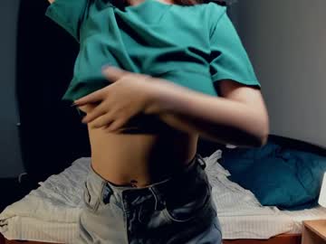 girl
        helen_enjoys cam image #2752050