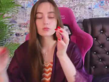 girl
        angelina_new cam image #3532290