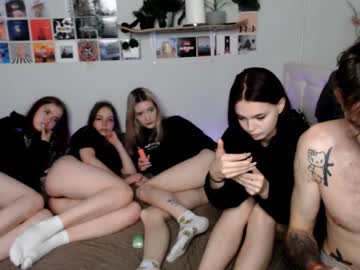 couple
        _reverse_gang_ cam image #2390743