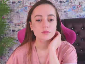 girl
        angelina_new cam image #3727427