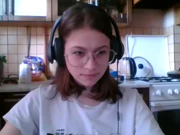 girl
        mekyy_no_neko cam image #1898080