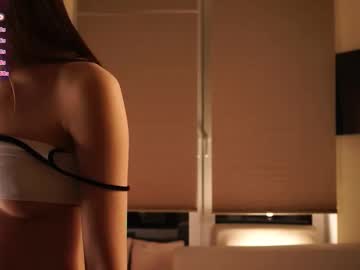 girl
        lizbethburks cam image #6835982