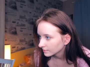 girl Nude Cam Girls Playing Games with silvia_lans