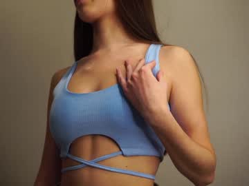 girl
        arielday cam image #3067634