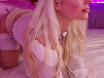 girl
        jollly_belle cam image #6378641