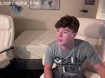 couple
        alpha_luke cam image #3066207
