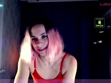 girl
        anna_seamoon cam image #738315