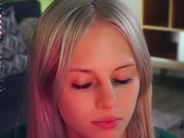 girl
        audreycarvin cam image #5027867