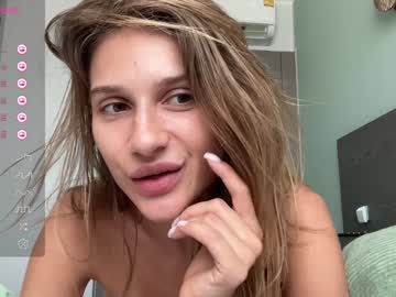 girl
        blair_fox cam image #6055683