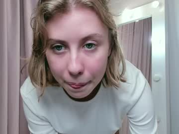 girl
        sandywillis cam image #50509