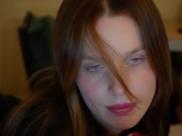 girl
        ellaa91 cam image #296660