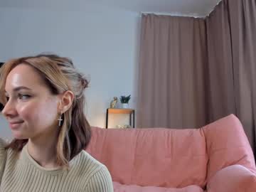girl
        nasslady cam image #6718075