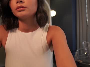 girl
        letiziafulkers1 cam image #1332488