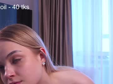 girl
        elsa_jeanie cam image #6530644
