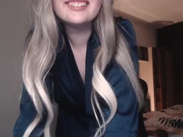 girl
        lucy_littleangle cam image #37375