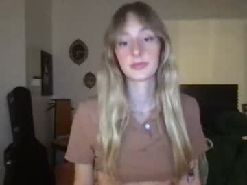 girl
        sugahbunny cam image #199221