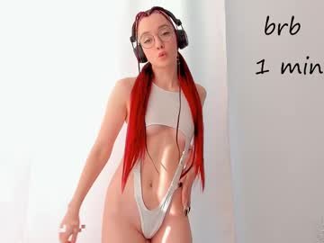 girl
        2b_ cam image #6328045