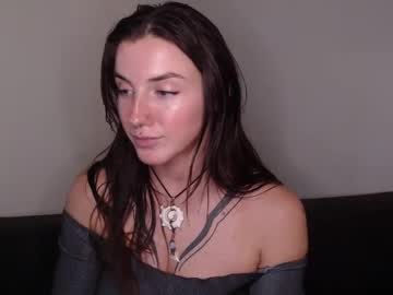 girl
        alhora cam image #6041969
