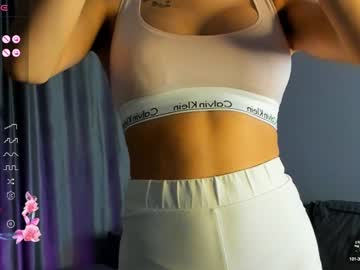 girl
        sarahcarrter cam image #5362295