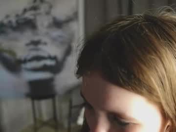 girl
        peggyheath cam image #6439676