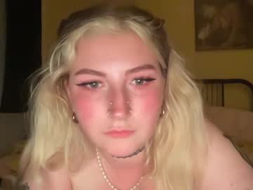 girl
        lulababy23 cam image #4709244