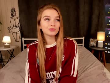 girl
        janetjennings cam image #5782562