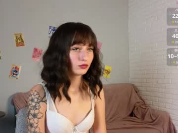 girl
        naylarr cam image #5137704