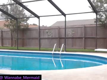 girl
        nellebeachgirl cam image #4118677