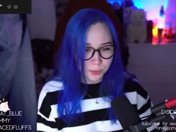 girl
        blue_mooncat cam image #1198149