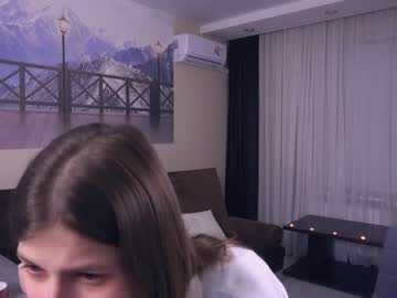girl
        maydacarls cam image #3831362