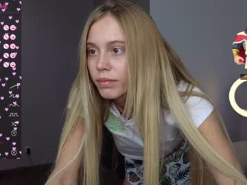 girl
        brightrays__ cam image #2513750