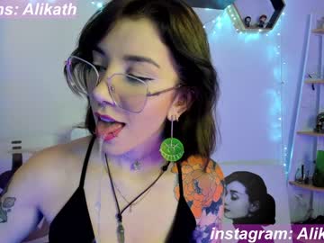 girl
        thecosmicgirl cam image #860272