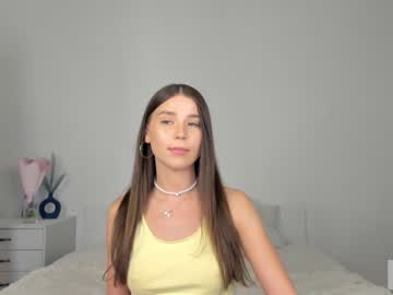 girl
        violetta_finch cam image #4197077