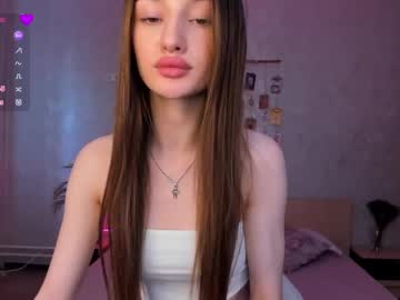 girl
        laralourance cam image #6536956