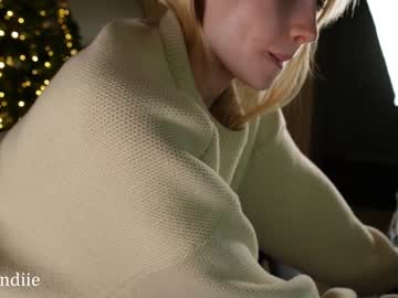 girl
        bestblondiiecb cam image #5616345