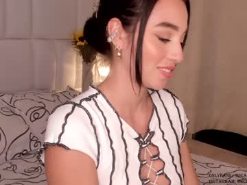 girl
        scarlett__baker cam image #3595677